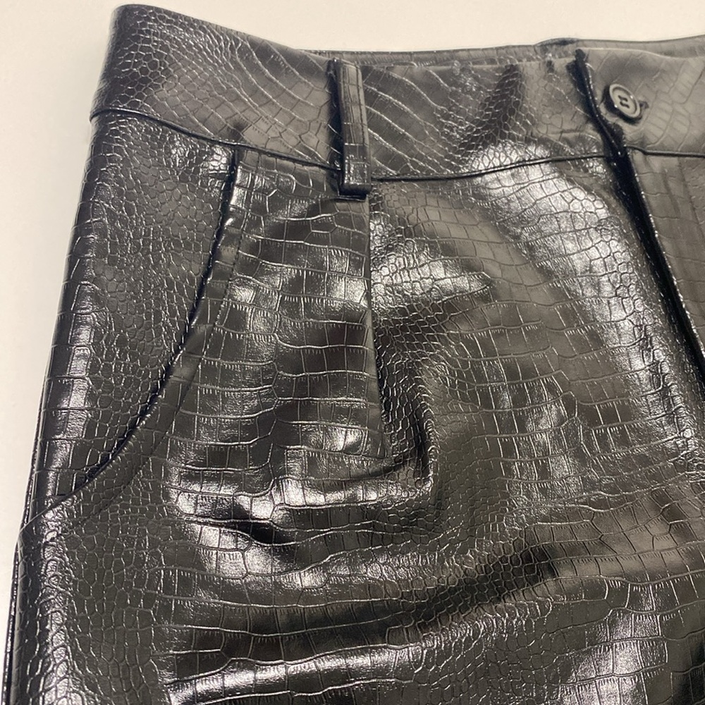 Superdown Dominica Python Shorts - Picture 15 of 16